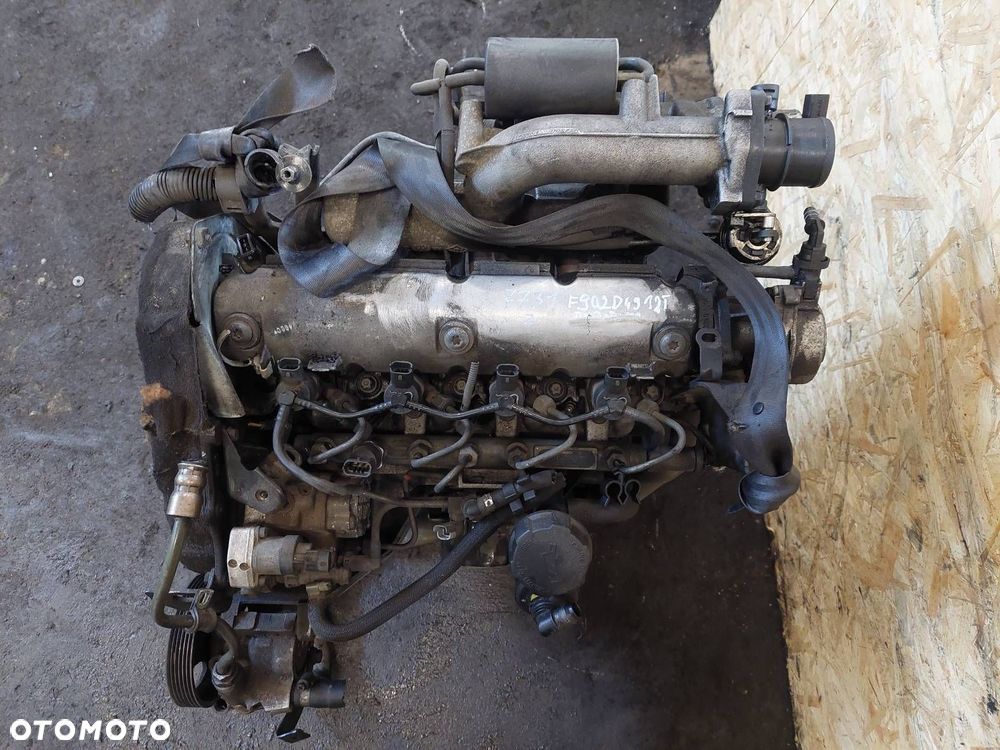 SILNIK POMPA WTRYSKI VOLVO S40 V40 I 1.9 DI D4192T3 8200055072 7700111014 - 9