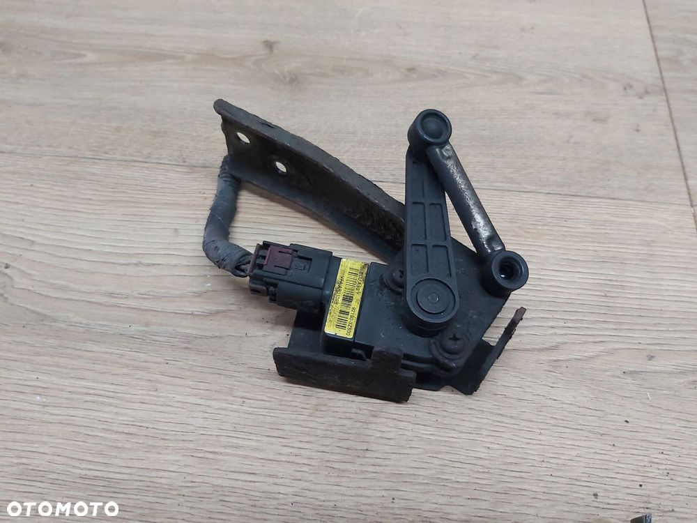HYUNDAI i40 Kombi czujnik poziomowania lamp tył 92190-3Z500 - 1