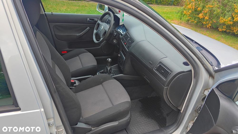 Volkswagen Golf - 21