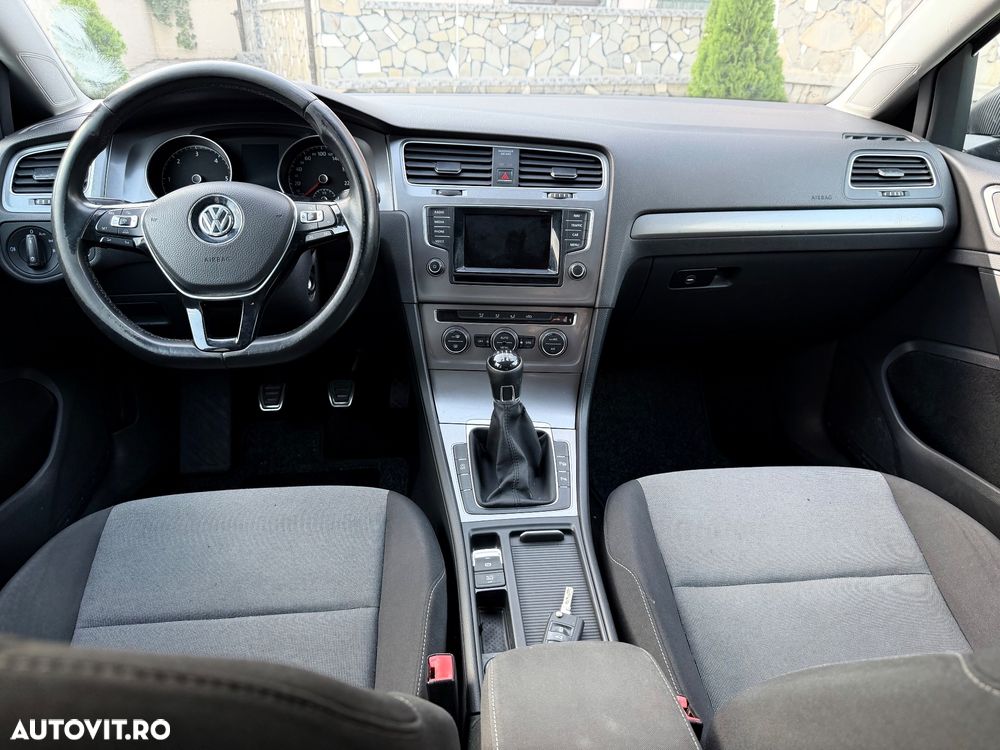 Volkswagen Golf 1.6 TDI DPF Trendline - 9