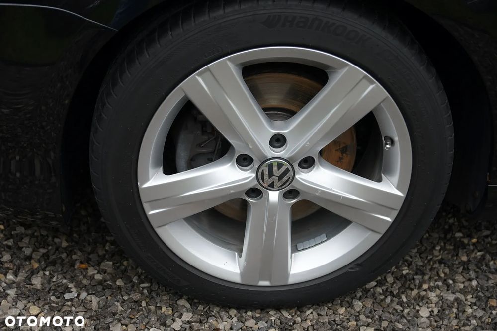 Volkswagen Passat - 13