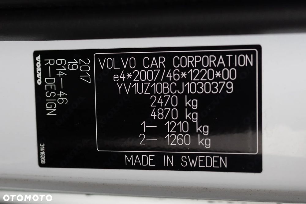 Volvo XC 60 T5 AWD R-Design - 17