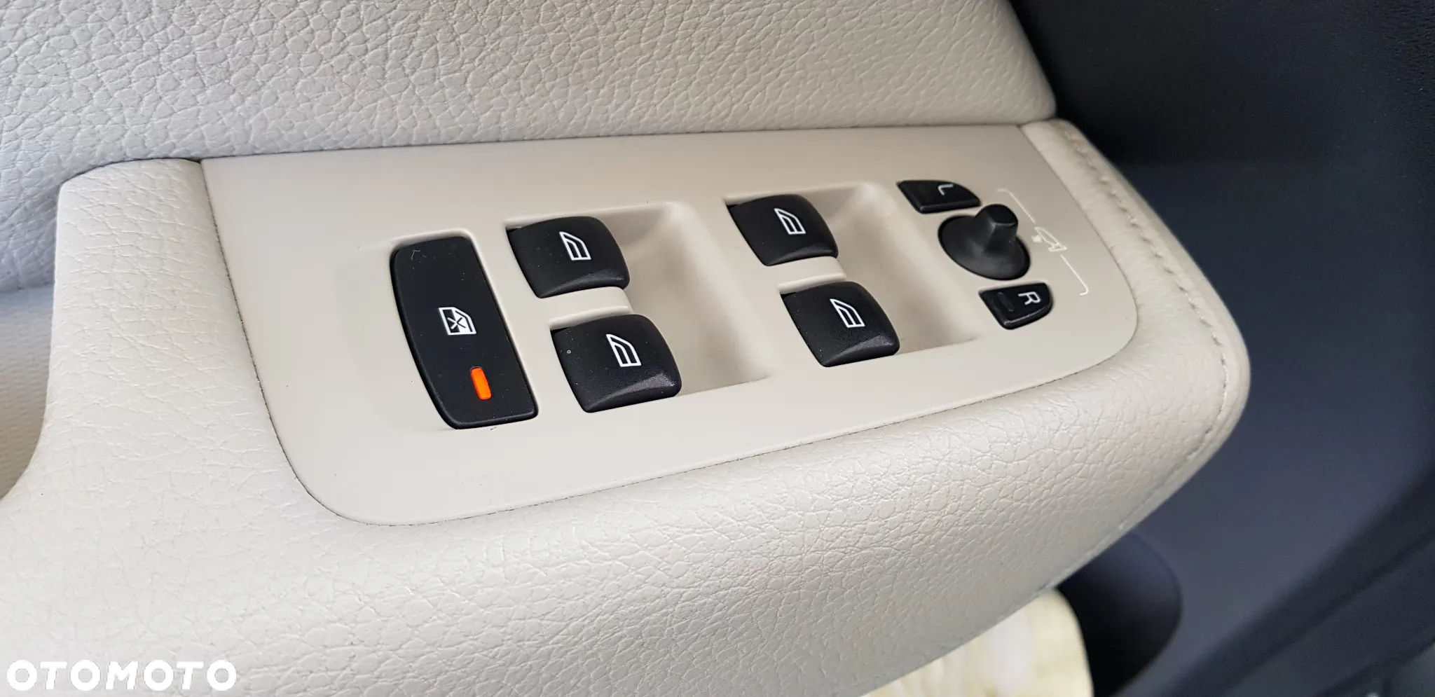 Volvo XC 60 D5 AWD Geartronic Momentum - 23