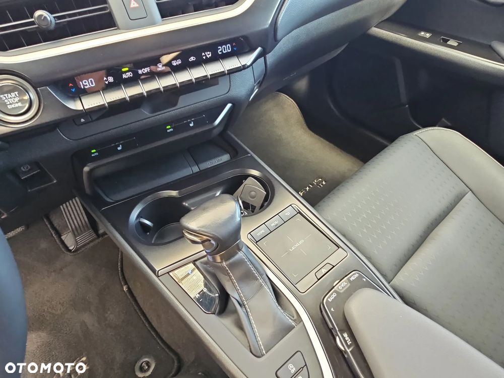 Lexus UX 200 GPF Business 2WD - 15