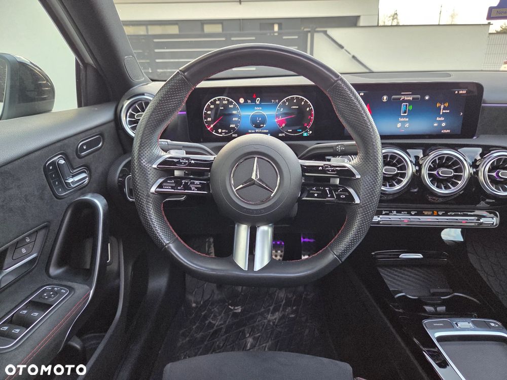 Mercedes-Benz Klasa A 220 4-Matic AMG Line 7G-DCT - 23