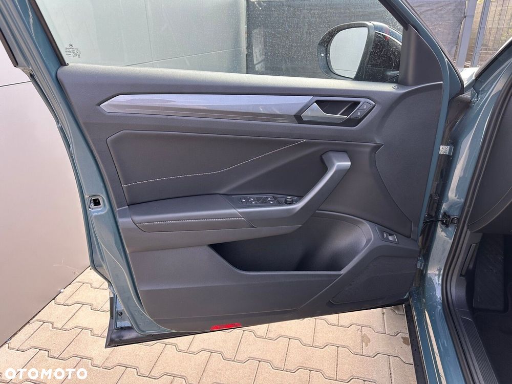 Volkswagen T-Roc - 10