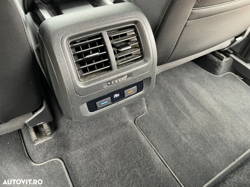 Volkswagen Touran - 13