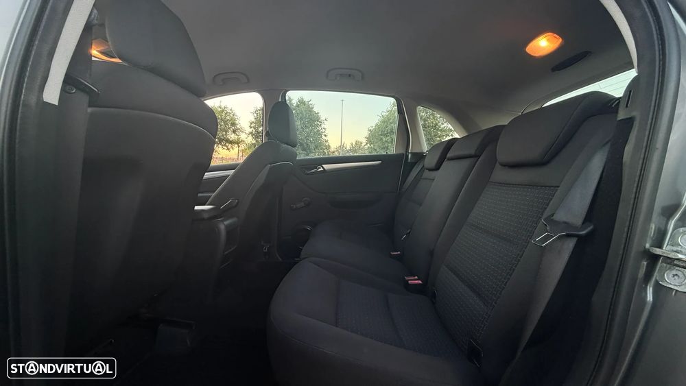 Mercedes-Benz B 180 CDI Autotronic - 11
