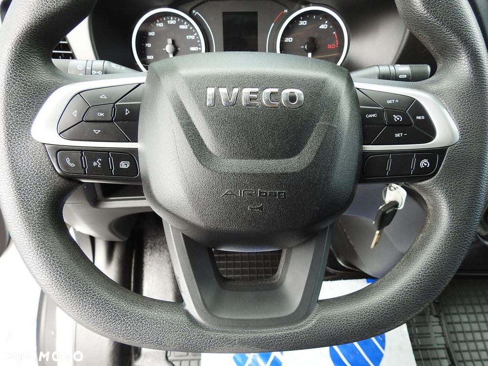 Iveco DAILY 35C14 KONTENER 8 PALET TEMPOMAT KLIMATYZACJA  BLIŹNIACZE KOŁA  140KM - 26