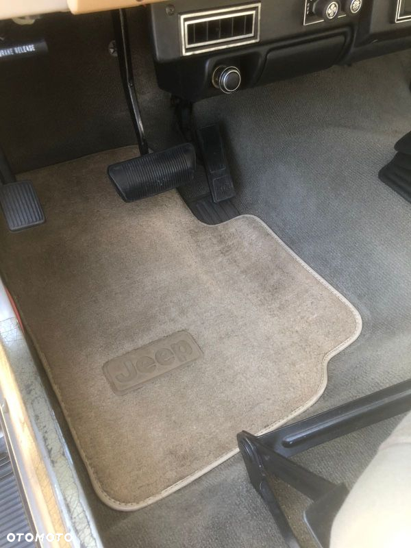 Jeep Wrangler - 20