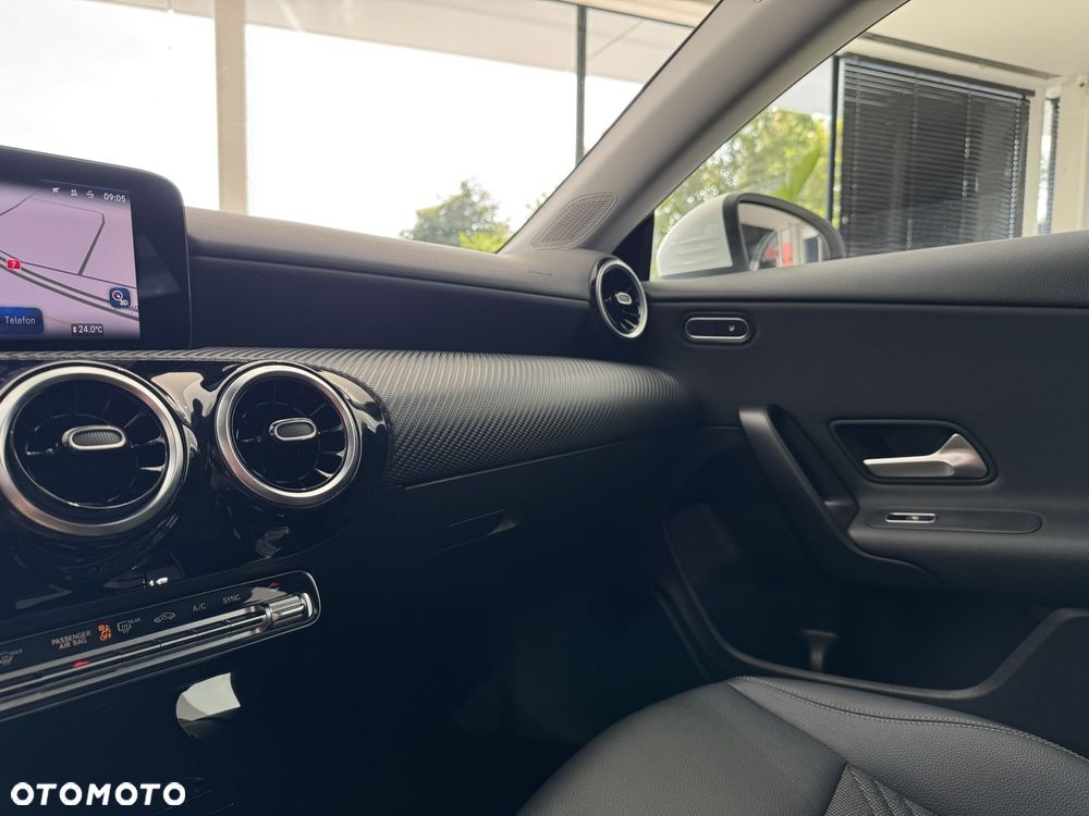 Mercedes-Benz CLA 200 7G-DCT - 26