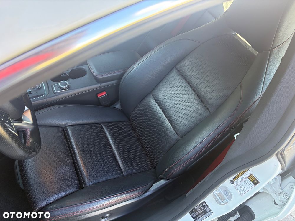 Mercedes-Benz CLA 45 AMG 4-Matic - 11