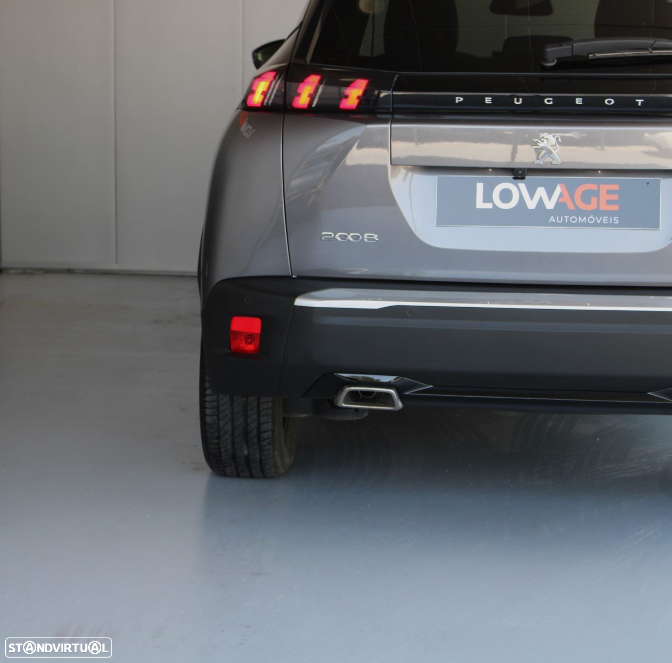 Peugeot 2008 1.2 PureTech Allure Pack EAT8 - 17