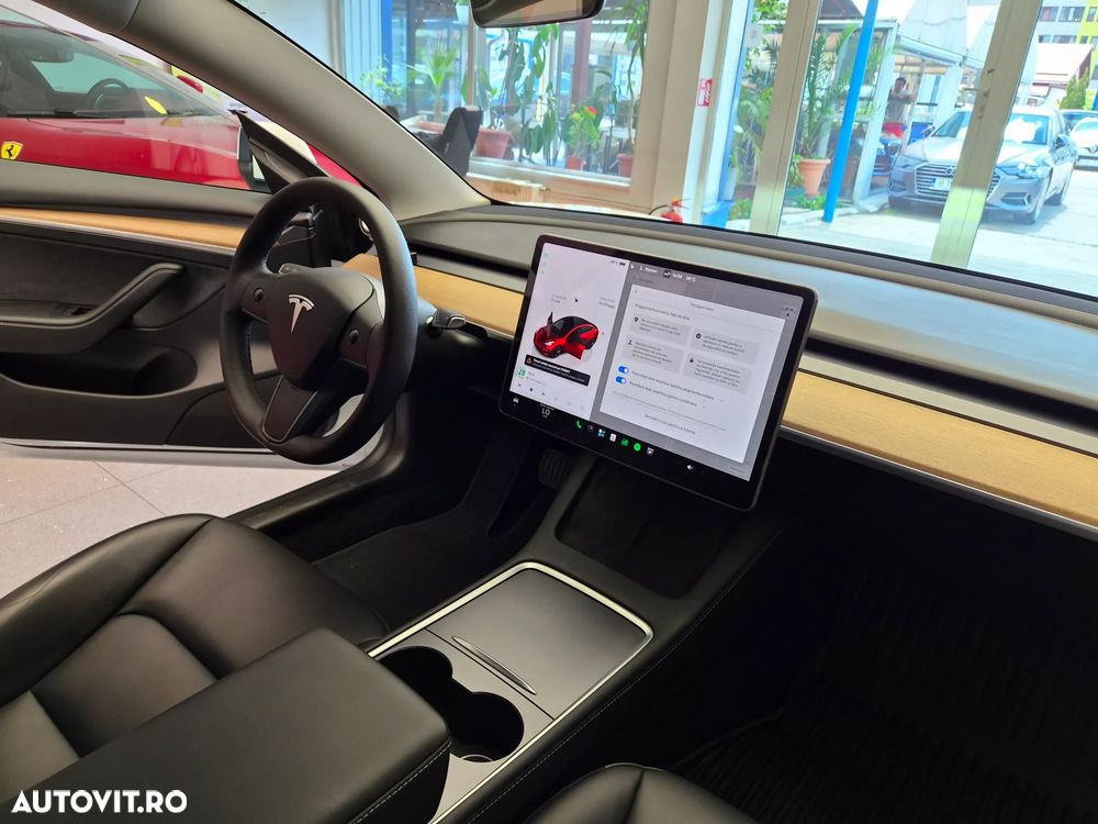 Tesla Model 3 RWD - 19