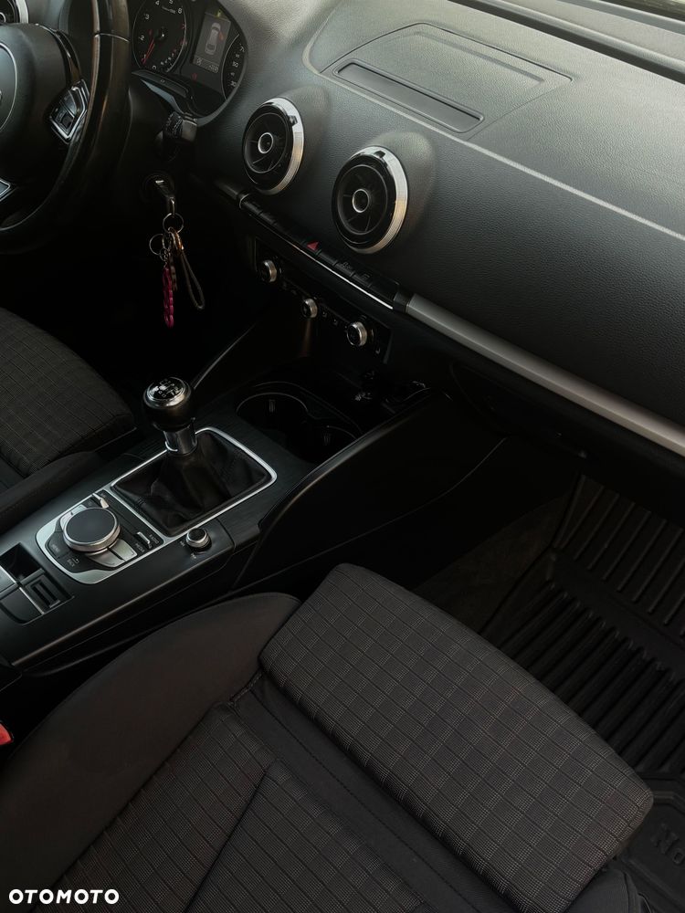 Audi A3 1.4 TFSI Ambiente - 13