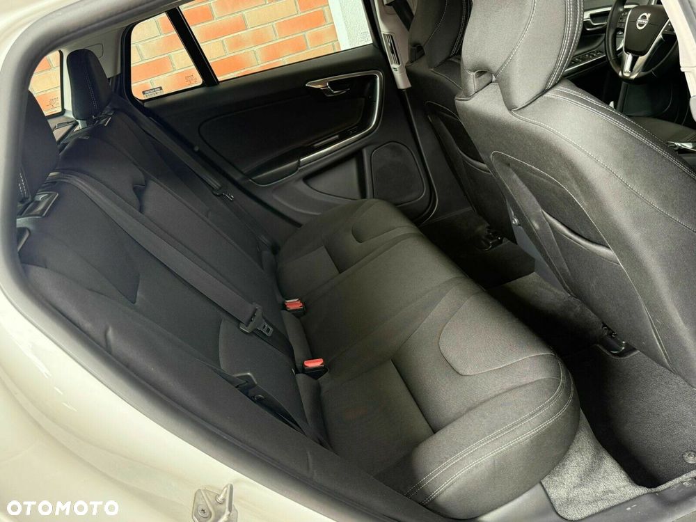 Volvo V60 T5 Drive-E Kinetic - 12