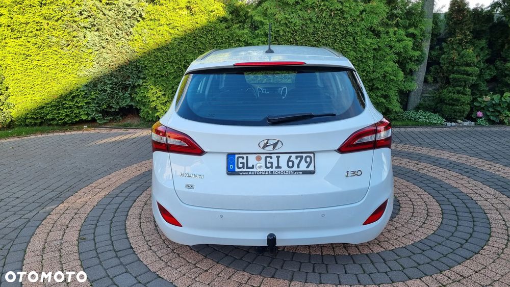 Hyundai i30 Fastback 1.6 CRDI Premium - 10