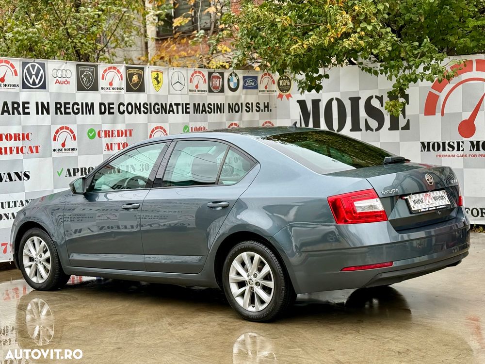 Skoda Octavia 1.6 TDI DSG Style - 4
