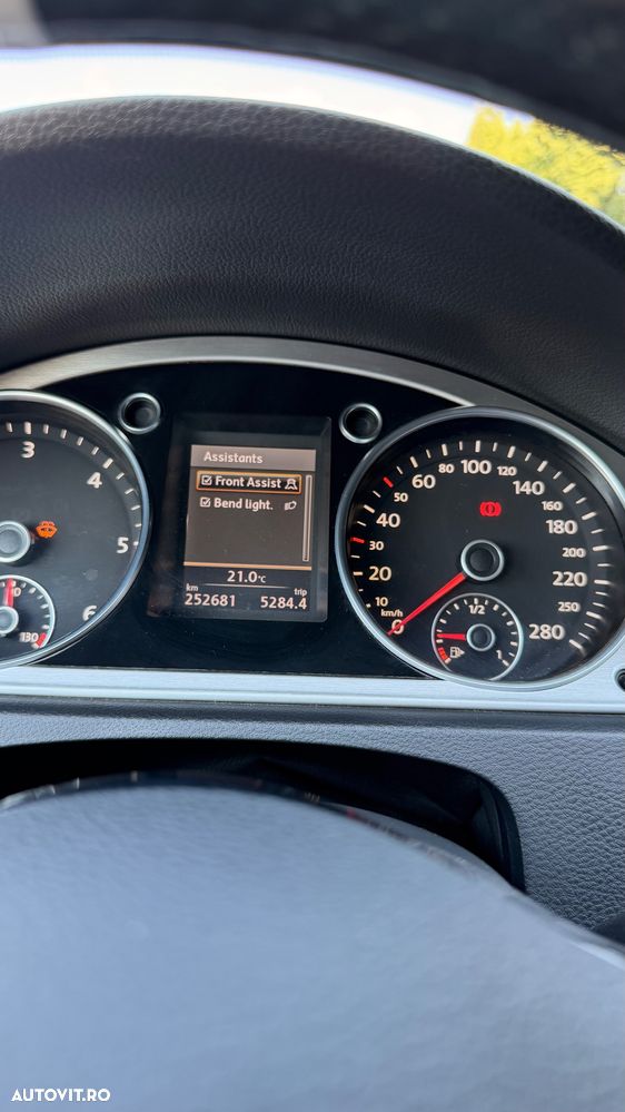 Volkswagen Passat 2.0TDI Comfortline DPF DSG - 8