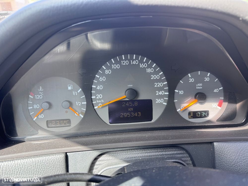 Mercedes-Benz E 270 - 7