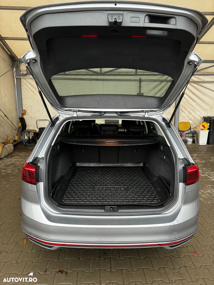 Volkswagen Passat - 11