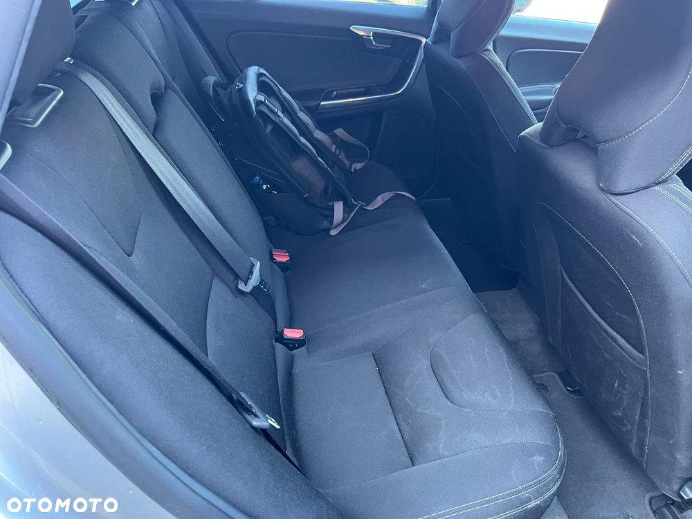 Volvo V60 D3 Geartronic Momentum - 11