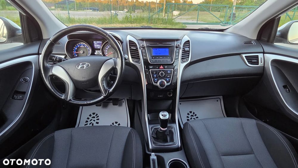Hyundai i30 i30cw 1.4 Intro Edition - 8