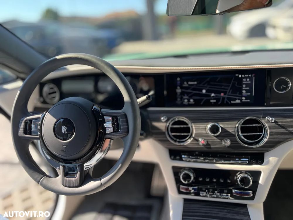 Rolls-Royce Spectre - 24