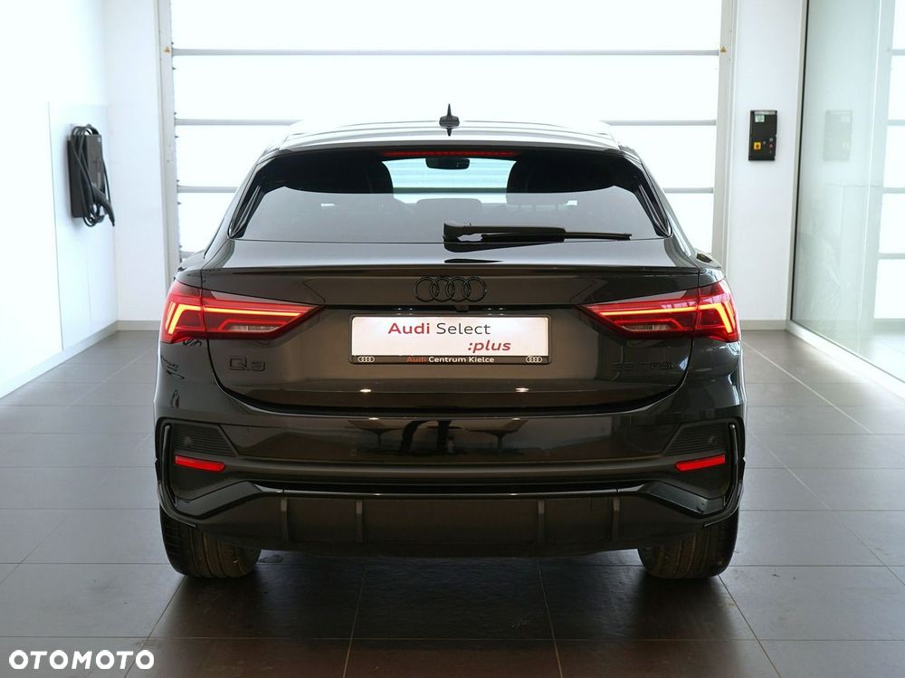 Audi Q3 Sportback - 4