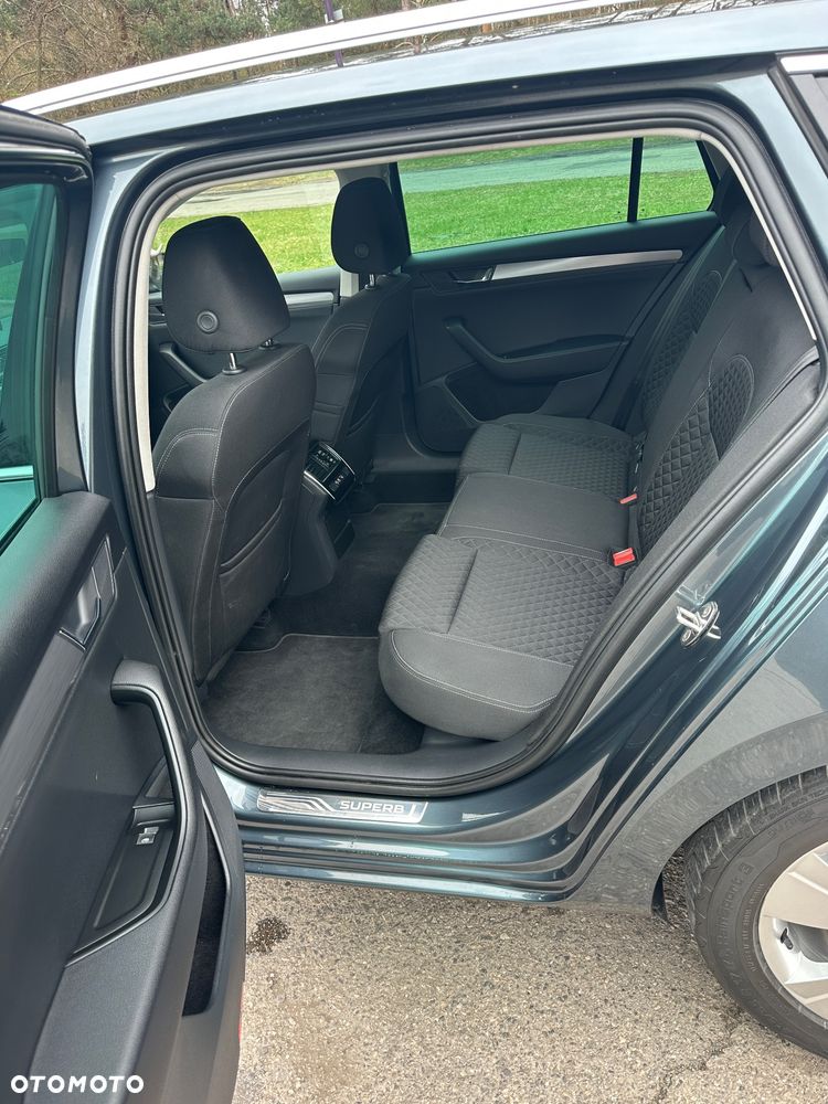 Skoda Superb 2.0 TDI DSG Ambition - 9