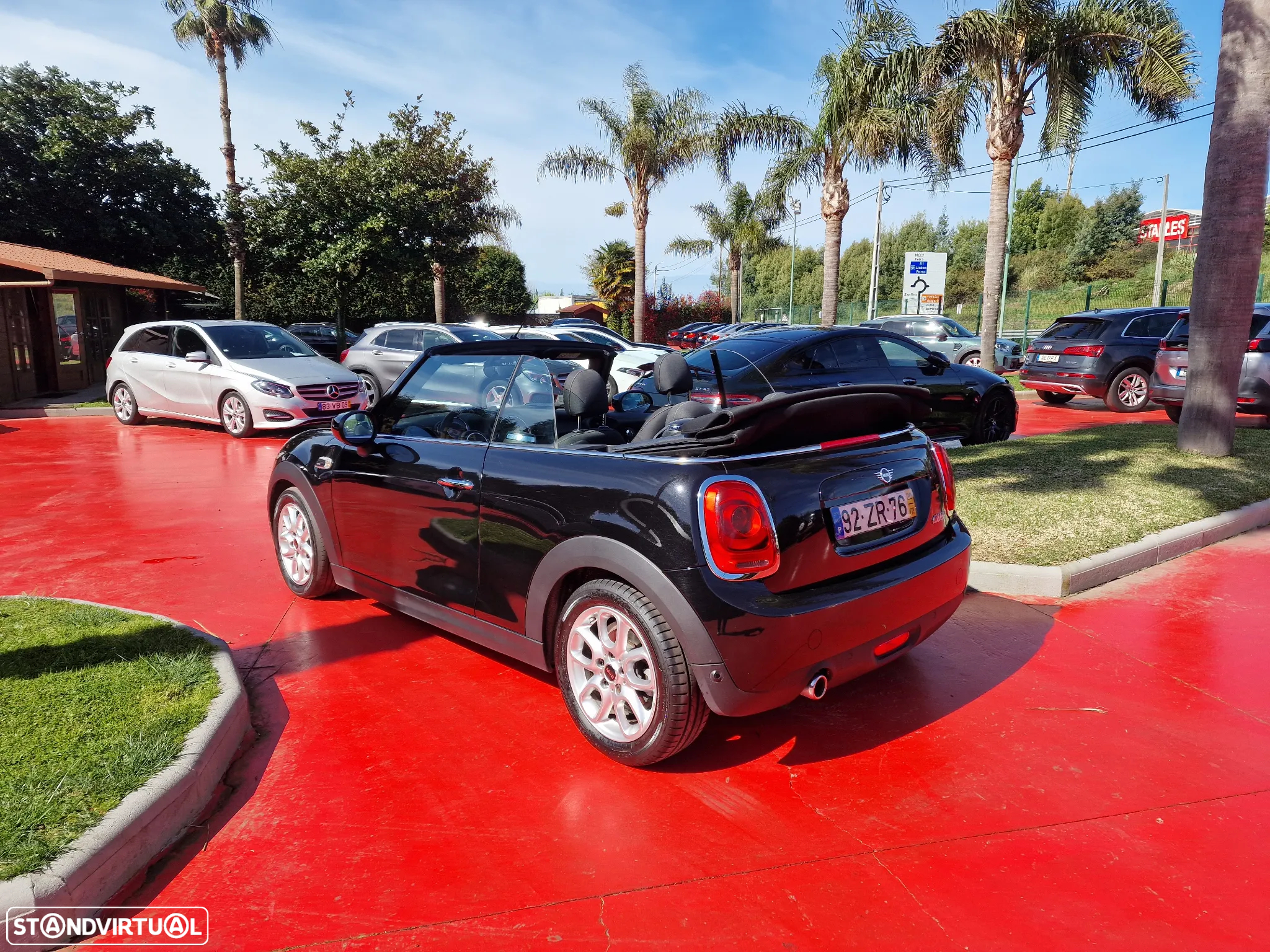 MINI Cabrio Cooper Auto - 10