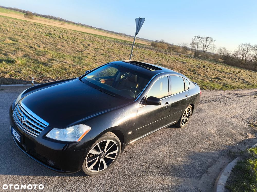 Infiniti M - 2