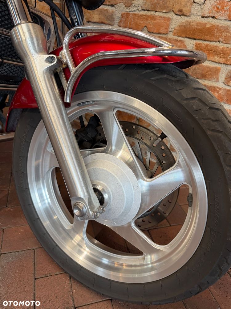 Honda VF - 7
