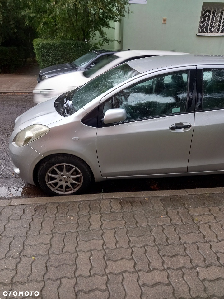Toyota Yaris - 8