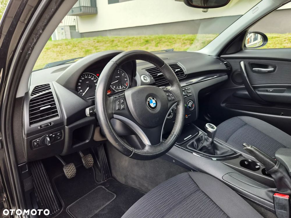 BMW Seria 1 - 22
