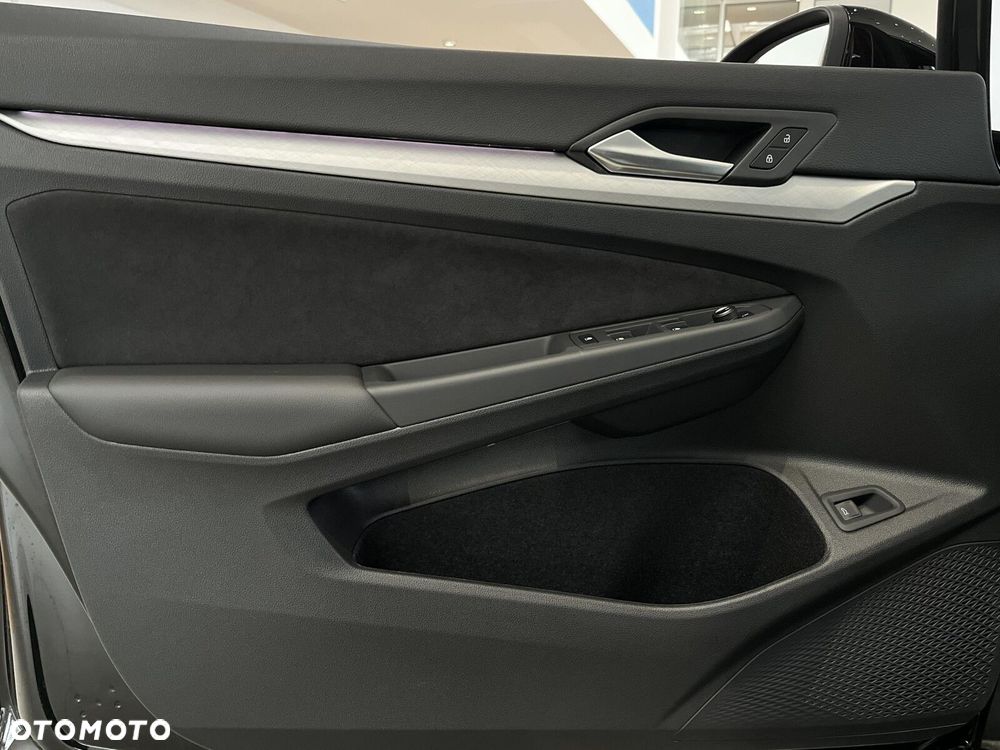 Volkswagen Golf Variant - 13