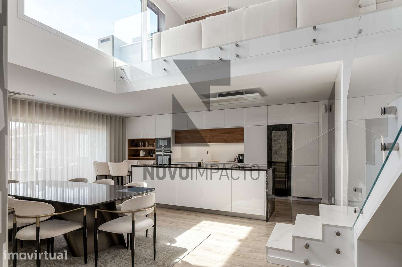 T4 Duplex de Luxo Mobilado, com 2 Terraços e Box para 2 Carros | Mo... - Grande imagem: 2/60