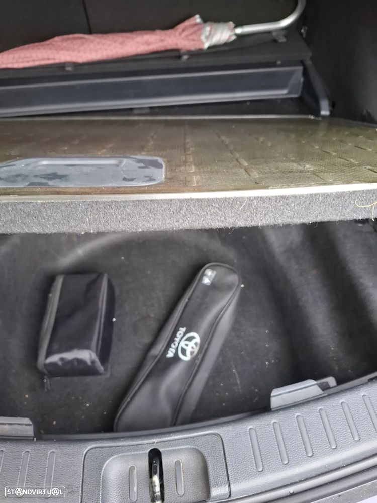 Toyota Corolla Touring Sports 1.8 Hybrid Comfort+P.Sport - 32