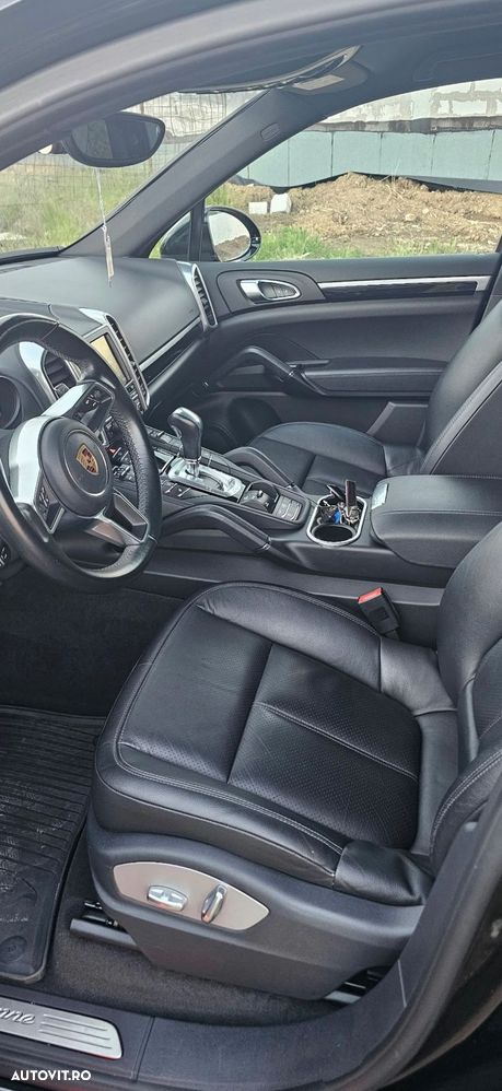 Porsche Cayenne - 6