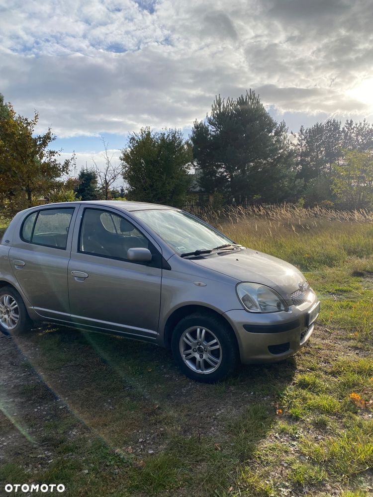Toyota Yaris - 11