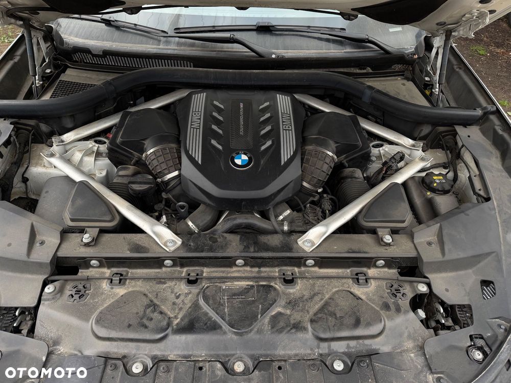 BMW X5 M M50i - 8