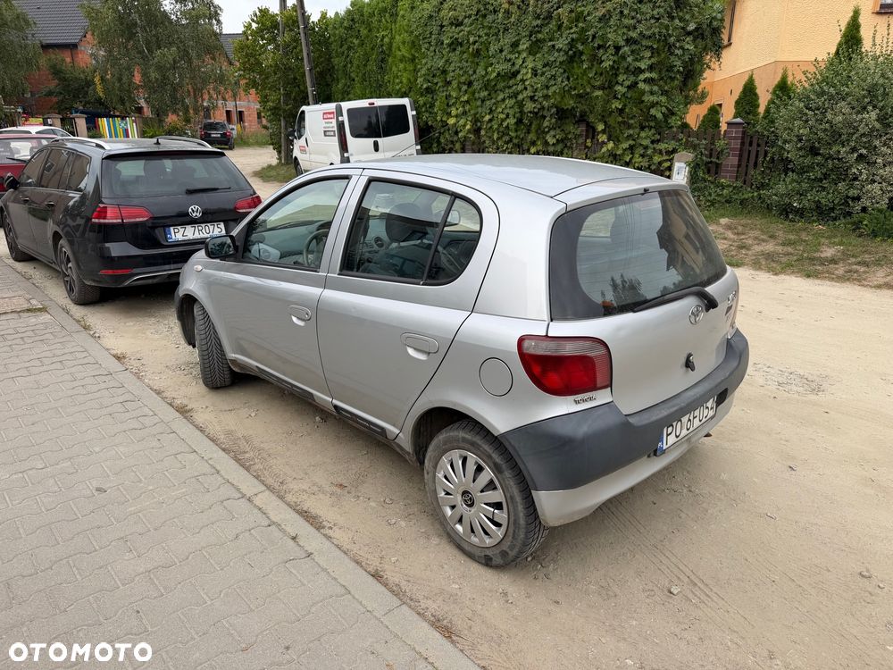 Toyota Yaris 1.0 Base - 5