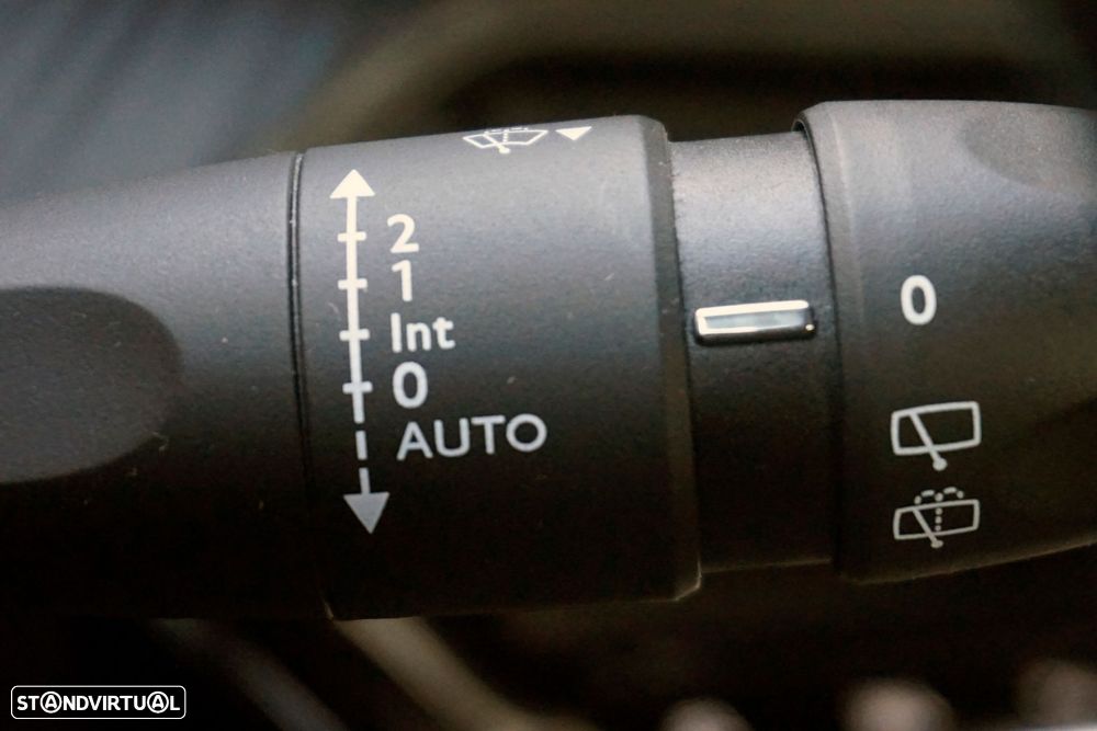 Peugeot 208 1.2 PureTech Allure - 16