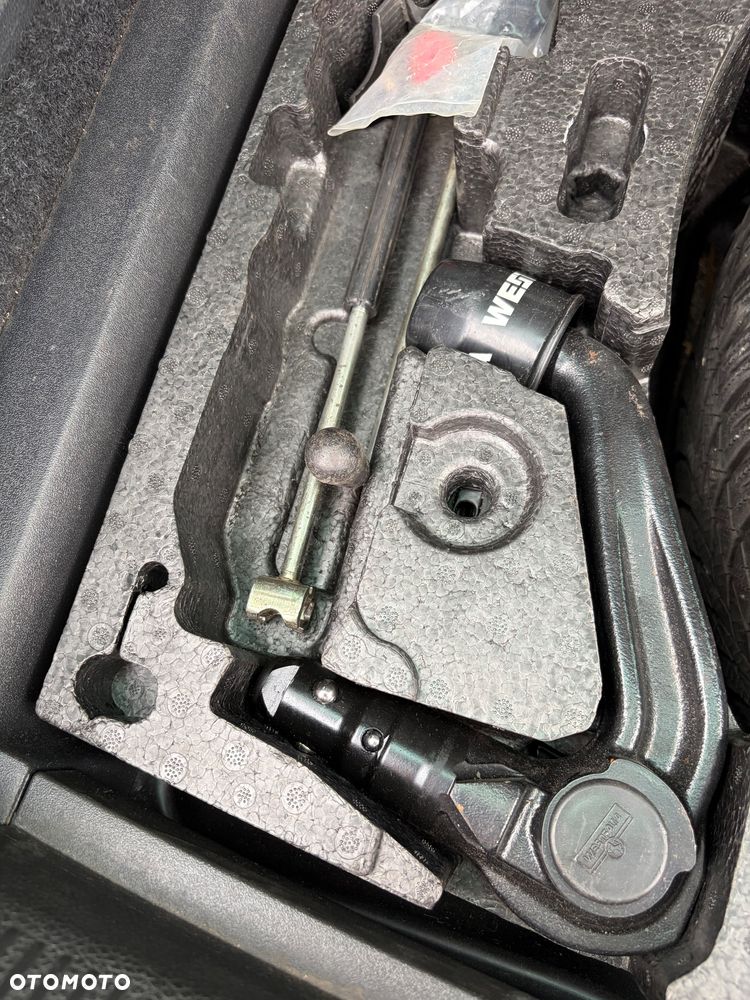 Volkswagen Passat - 17