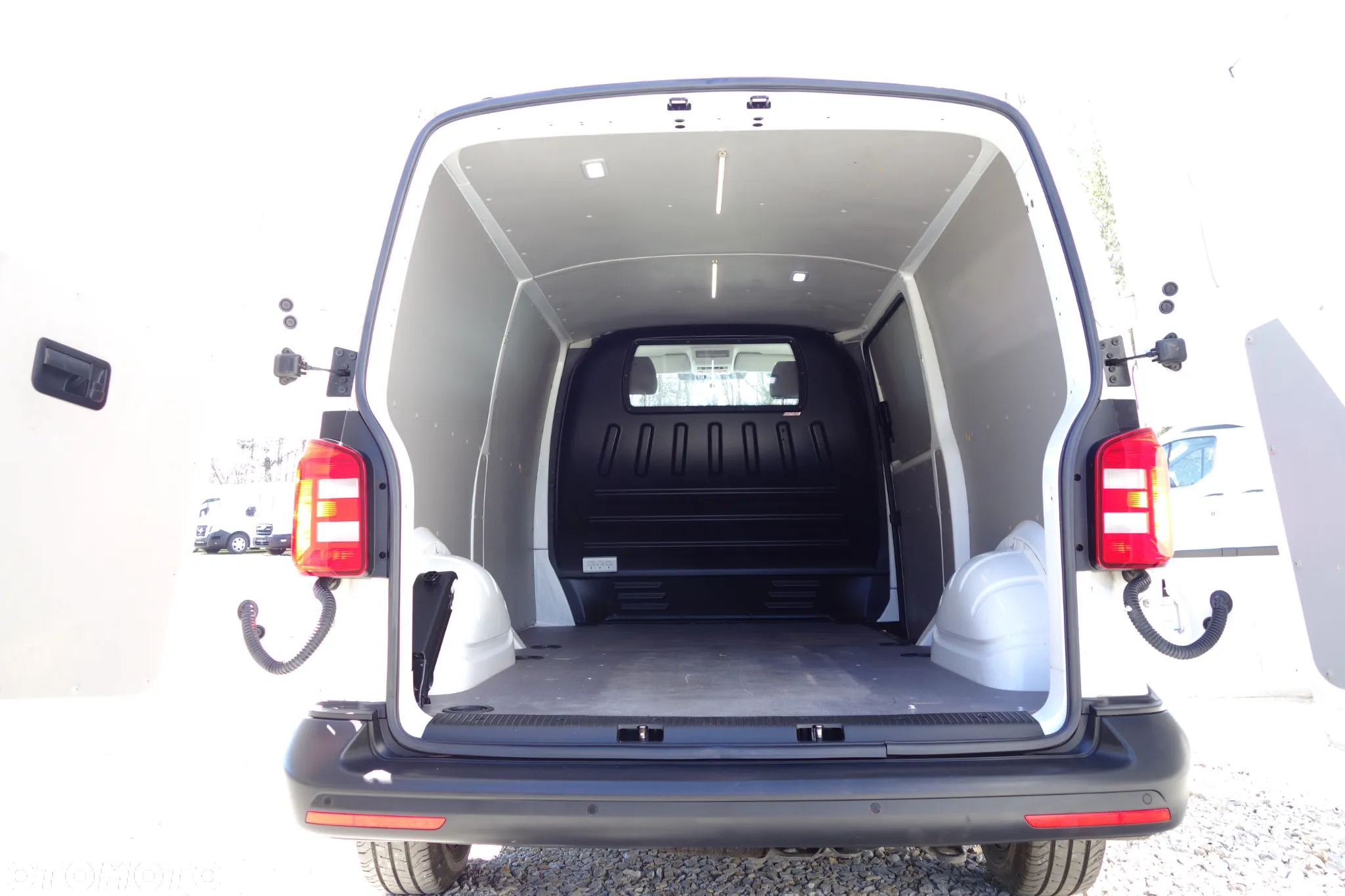 Volkswagen Transporter Long Automat 2.0 TDI 150 KM Klima Webasto - 12