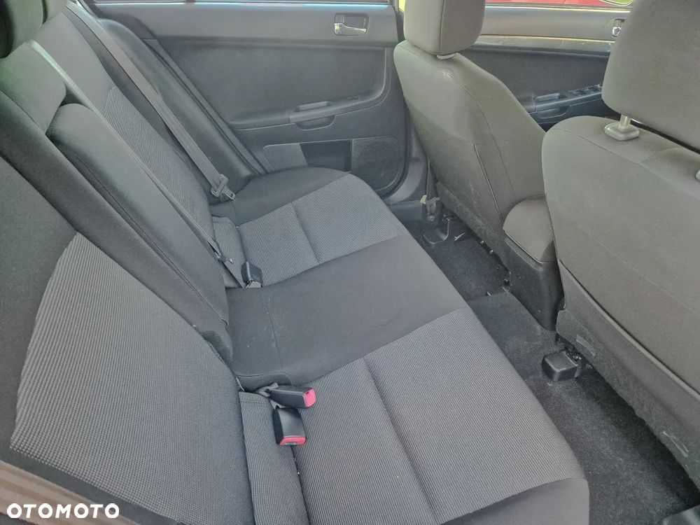 Mitsubishi Lancer 1.8 Intense - 15