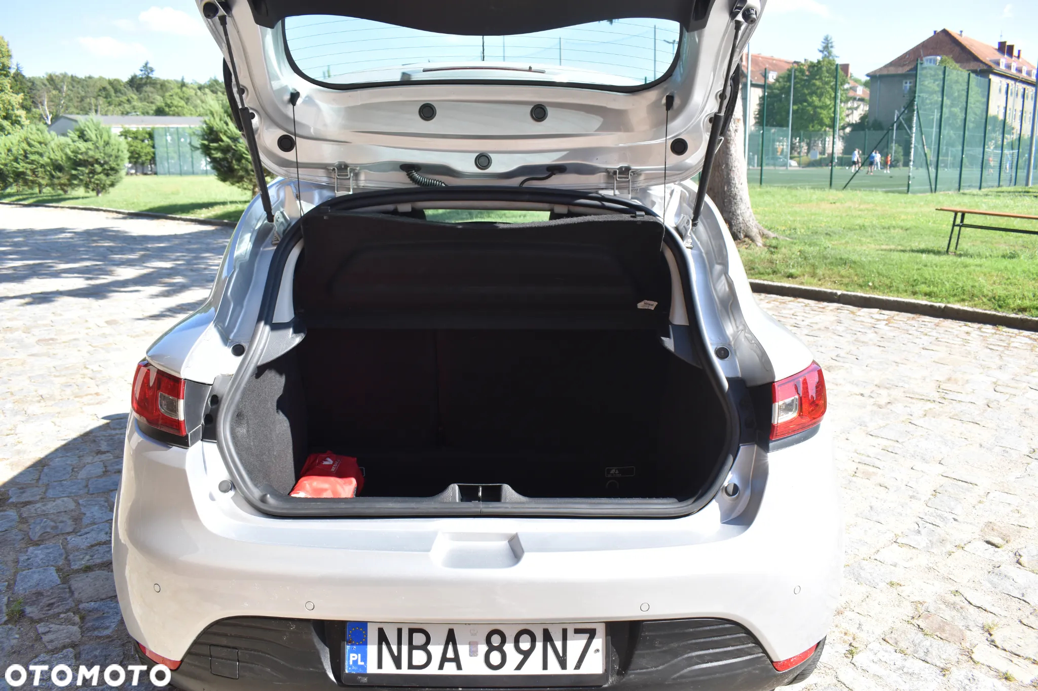 Renault Clio 1.2 16V Alize - 12