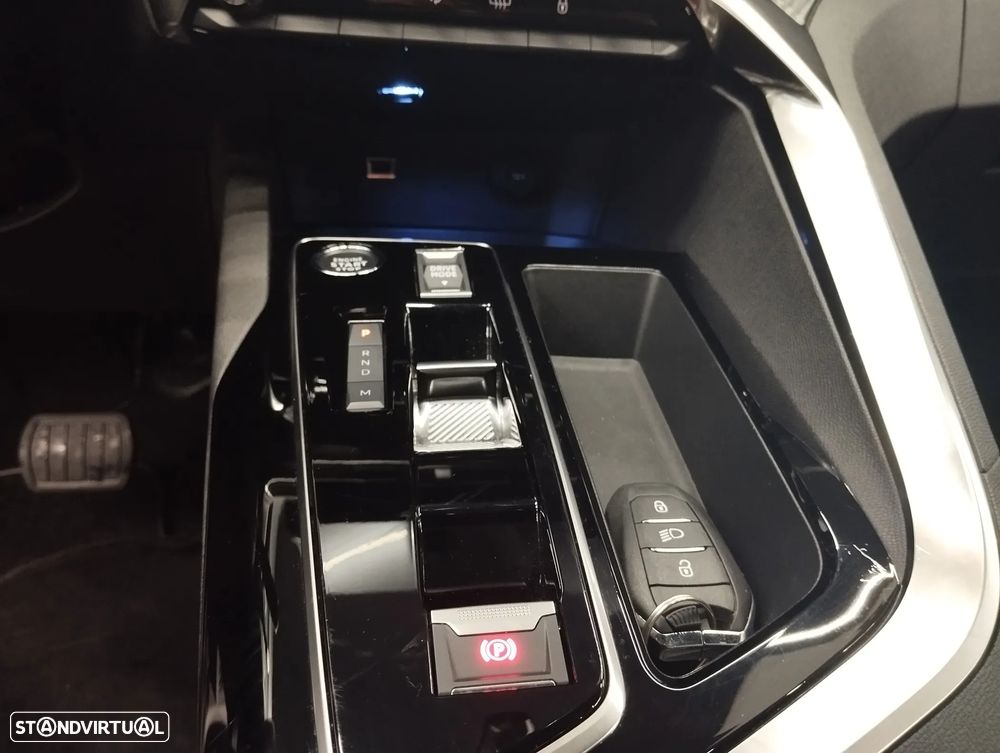 Peugeot 5008 1.2 PureTech Allure EAT8 - 36