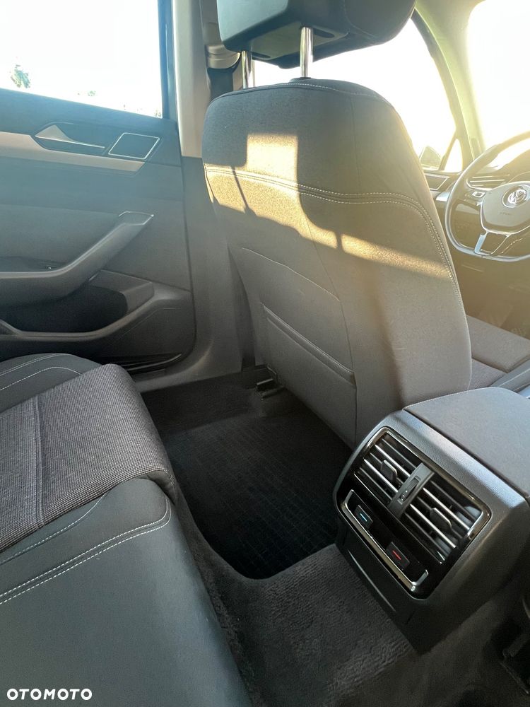 Volkswagen Passat 1.6 TDI BMT Comfortline - 12