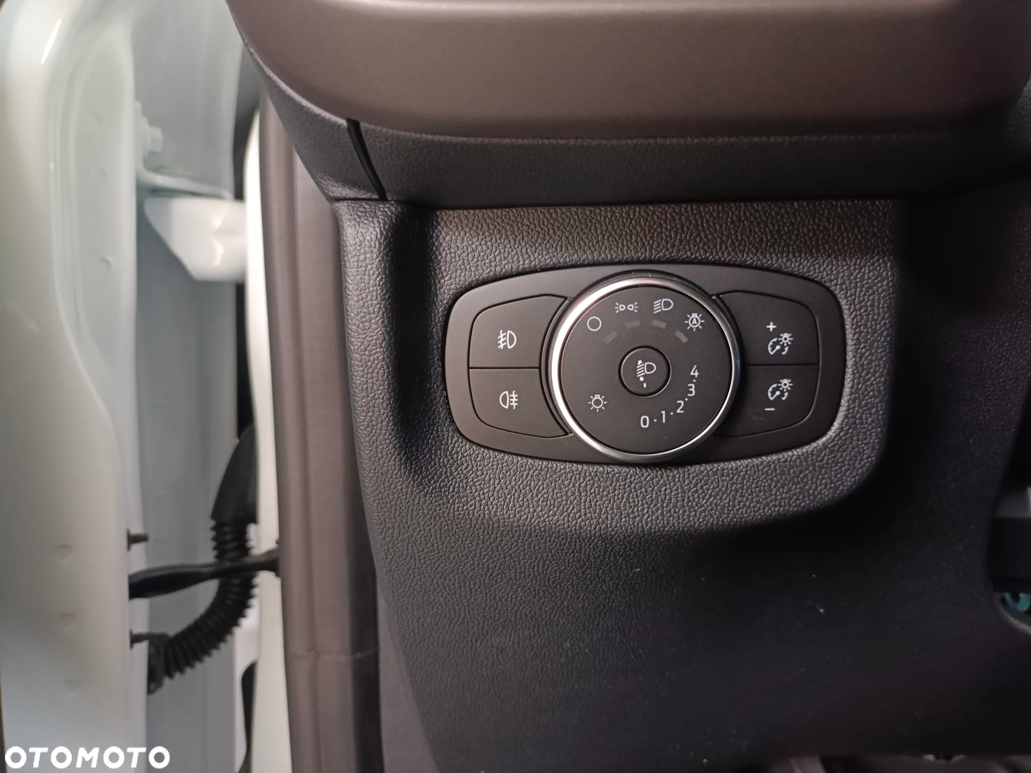 Ford Transit Courier - 15